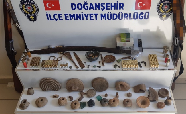 Uyuşturucu Ve Farklı Dönemlere Ait Tarihi Eserler Ele Geçirildi