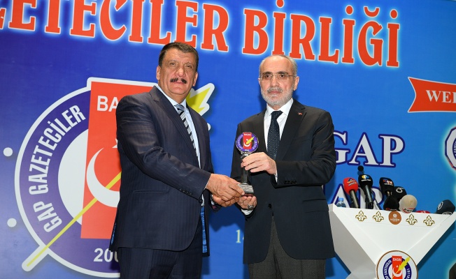 Gürkan, ‘Yılın Başarılı Belediye Başkanı Ödülünü Aldı