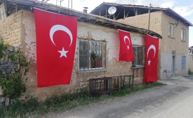 Malatya Şehidinin Evi Bayraklarla Donatıldı