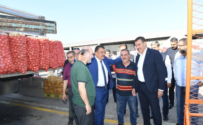 Başkan Gürkan Sebze Meyve Hali Esnafını Ziyaret Etti