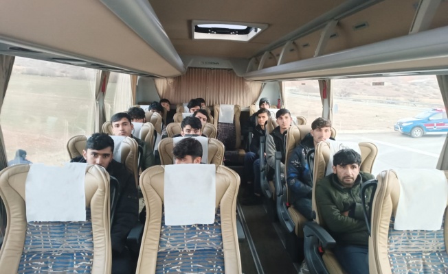 Otobüs Dolusu Kaçak Afgan!