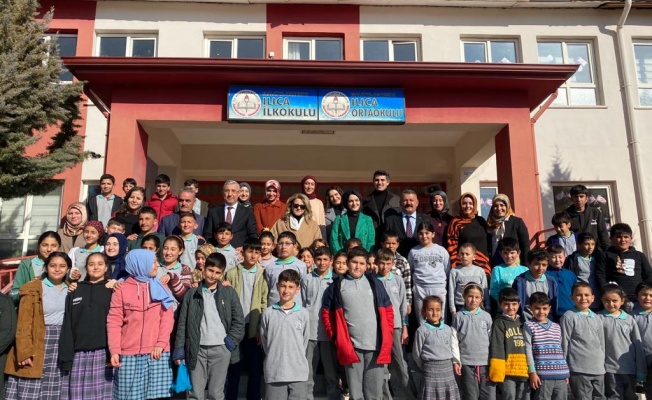 Vali Şahin’in Eşi Ebru Şahin, Köy Okullarını Ziyaret Etti