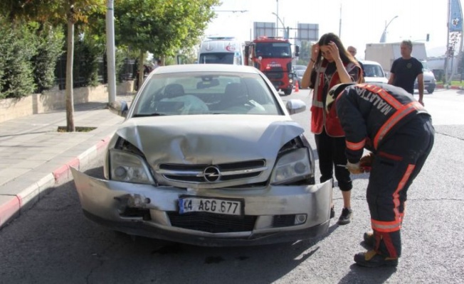 Malatya İstasyon Kavşağında Kaza:1 Kişi Yaralandı