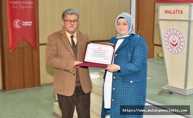 Hanife Yazıcı “Aile, Hayat Boyu Gelişim ve Öğrenme” Programına Katıldı