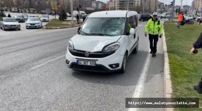 Hafif Ticari Aracın Çarptığı Yaşlı Adam Hayatını Kaybetti