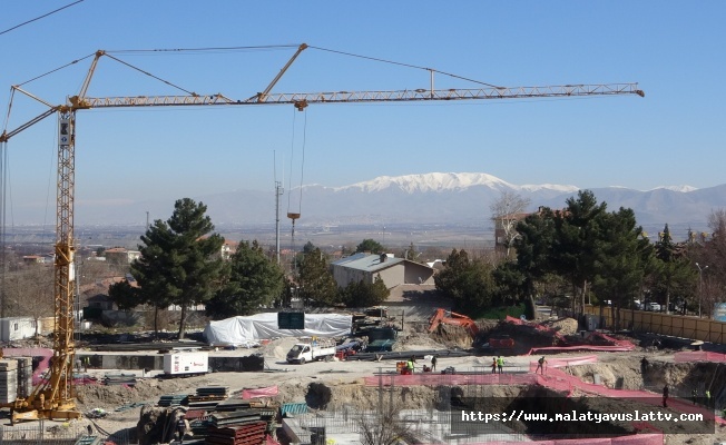 Malatya’da Depremin İzleri Siliniyor Malatya’da Depremin İzleri Siliniyor
