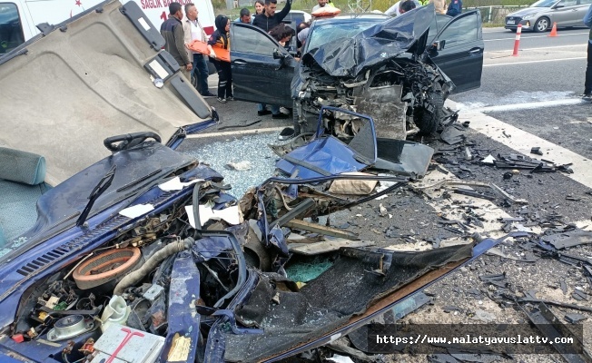 Malatya’da Otomobiller Çarpıştı: 3 Ölü, 5 Yaralı