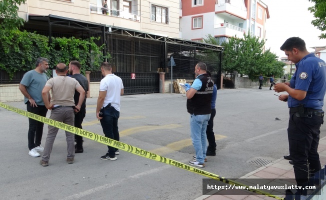 İki Grup Arasında Çıkan Bıçaklı Kavgada 1 Ölü 2 Yaralı