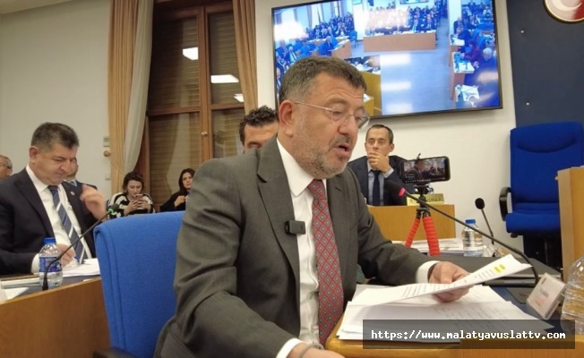"Hızlı Tren Gecikir Belki Hiç Gelmez"