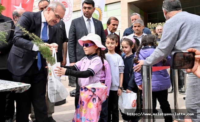 Yeşil Bir Gelecek İçin 7 Bin Fidan Malatyalılarla Buluştu