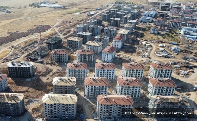 Bakan Bolat: " Yıl Sonuna Kadar 453 Bin Konut ve İş Yeri Teslim Edilmiş Olacak" Bakan Bolat: " Yıl Sonuna Kadar 453 Bin Konut ve İş Yeri Teslim Edilmiş Olacak"