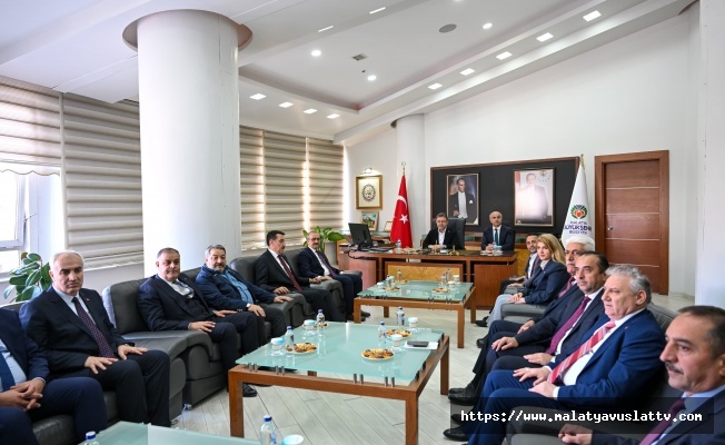 Bakan Yumaklı'dan Malatya Büyükşehir Belediyesi'ne Ziyaret