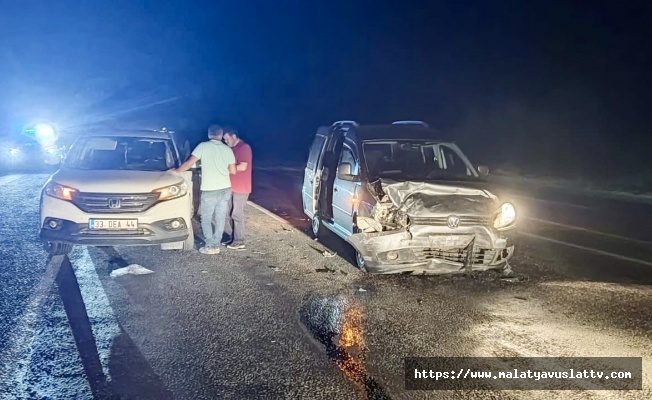 Malatya’da İki Otomobil Çarpıştı: 4 Yaralı