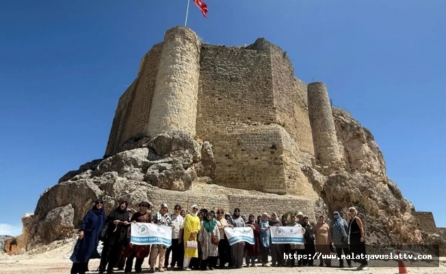 Yeşilyurt Kent Konseyi Kadın Meclisinden Harput’a Tarih Ve Kültür Dolu Gezi