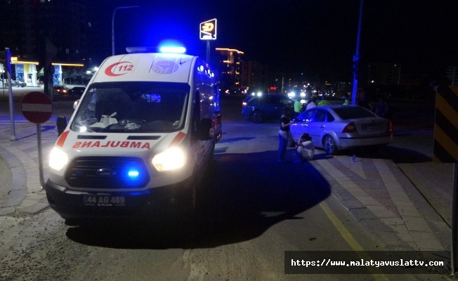 Malatya'da İki Otomobil Çarpıştı: 4 Yaralı