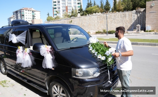 Makam Aracı Gelin Arabası Oldu