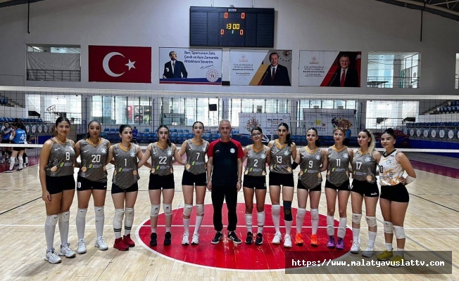 Nicer Hotel Voleybol Sezona Deplasmanda Galibiyetle Başladı