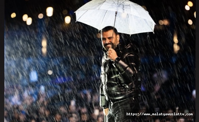 Ünlü Sanatçı Alişan'a Yağmur Şoku