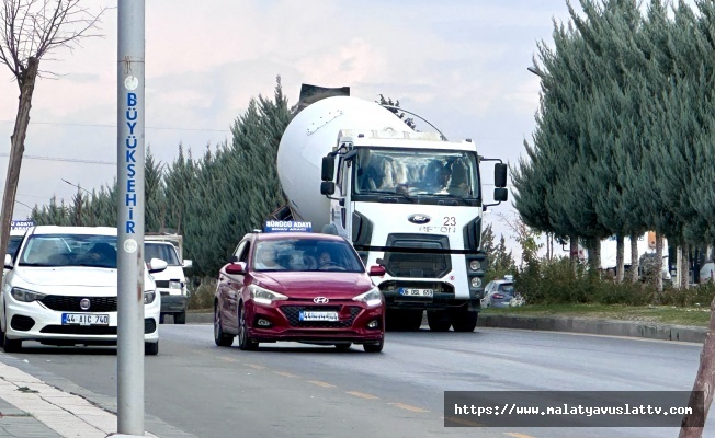 Şehir Mezarlığı Yolu Sürücü Adayları İçin Tehlike Alanına Döndü