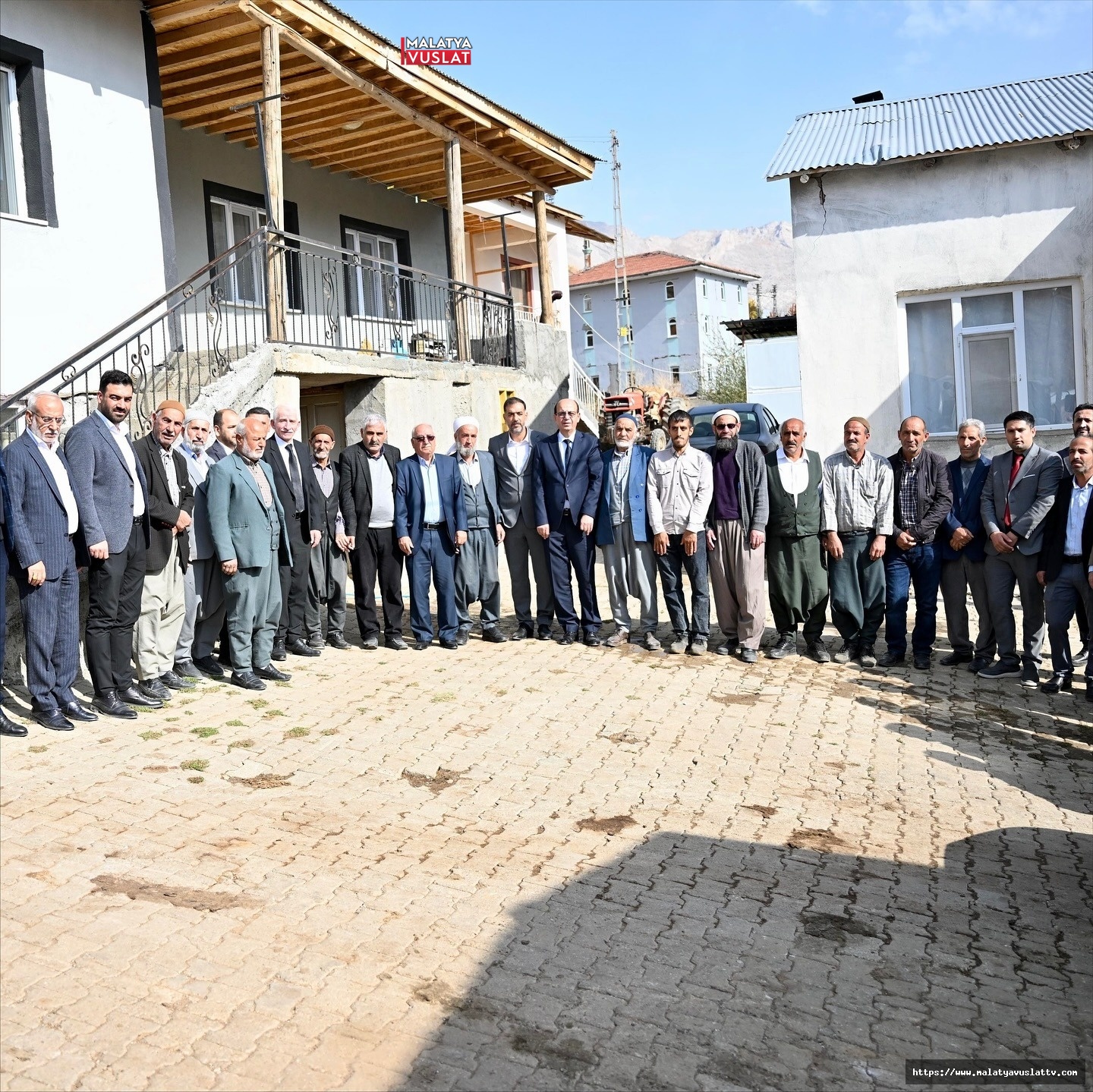 Yeşilyurt Belediyesi Kırsal Mahallelerde Yatırımlarını Sürdürüyor