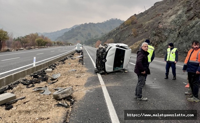 Doğanşehir Karanlıkdere Mevkiinde Trafik Kazası: 4 Yaralı