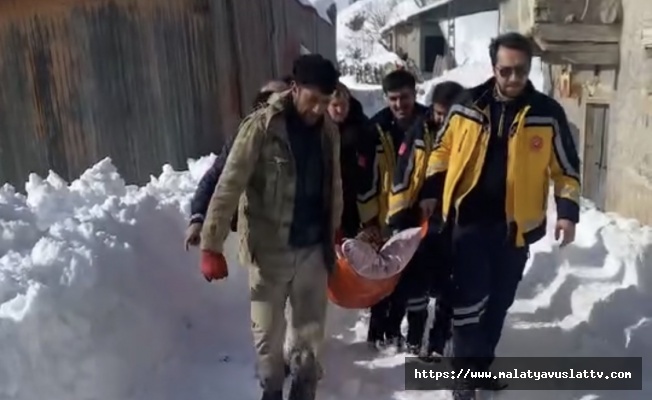 Kardan Kapanan Yolda Hasta Kurtarıldı