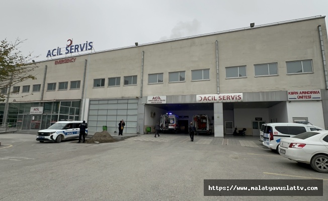 Karşıdan Karşıya Geçmek İstedi Otomobil Çarptı!