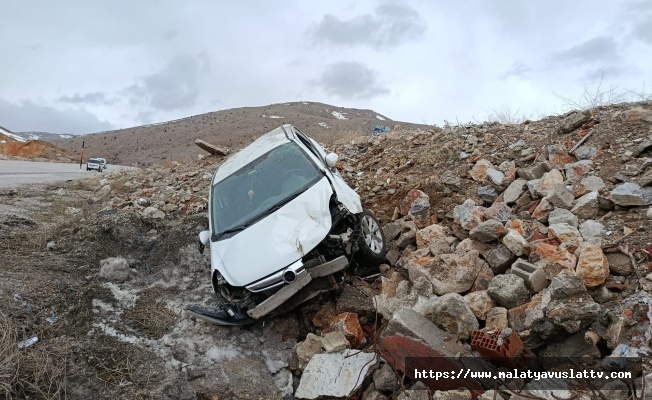 Kontrolü Kaybeden Otomobil Takla Attı, 5 Yaralı