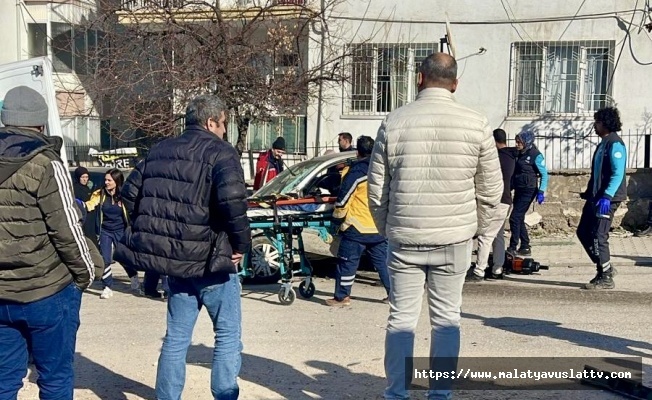 Malatya’da Yolcu Otobüsü İle Otomobil Çarpıştı: 3 Yaralı