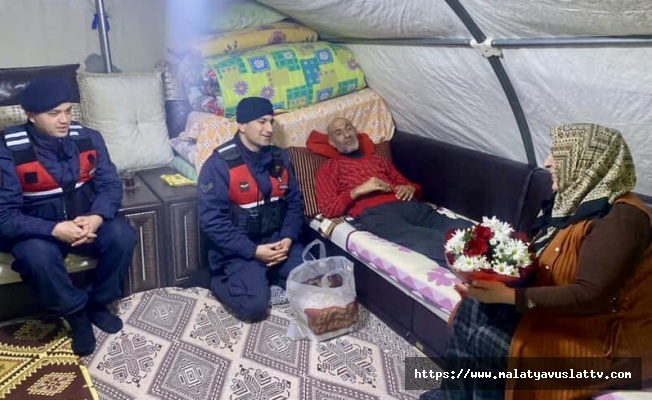 Sevgililer Günü’nde Jandarmadan Eşine Çiçek İstedi