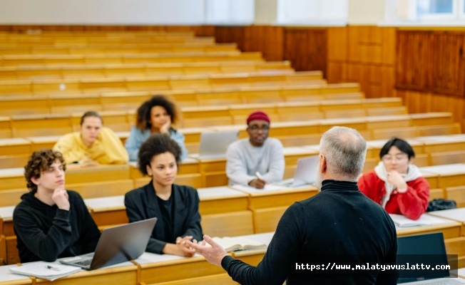 Üniversitelerde "Tam Zamanlı Staj" Dönemi Başlıyor