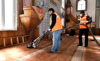 Malatya Büyükşehir Belediyesi İbadethanelerdeki Temizlik Çalışmalarını Sürdürüyor