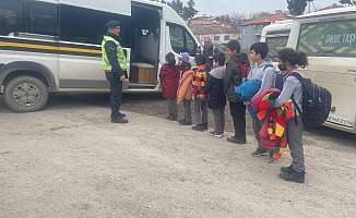 Jandarma Okul Önlerinde Ve Yollarında