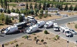 Elazığ'da Kaza:18 Yaralı