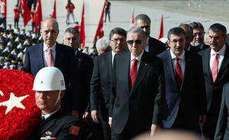Cumhurbaşkanı Erdoğan Anıtkabir'i Ziyaret Etti