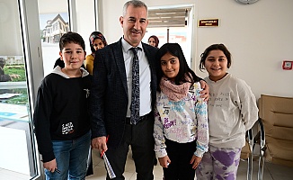 Mehmet Çınar'dan Ders Çalışan Öğrencilere Ziyaret