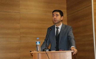İnönü Üniversitesi'nde 'Dijital Çağda Liderlik' Konferansı Düzenlendi