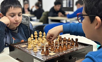Öğrenciler Satranç Turnuvasında Akıl Teri Döktü