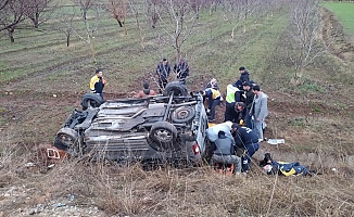 Malatya'da Tekeri Patlayan Otomobil Şarampole Uçtu: 8 Yaralı