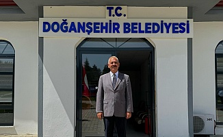 Doğanşehir Belediyesi Tabelasına T.C. İbaresi Eklendi