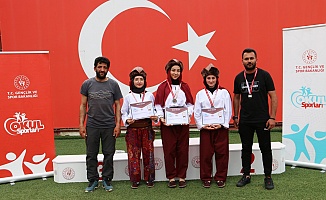 Darendeli Kız Öğrenciler Türkiye Şampiyonası'nda Finale Kaldı