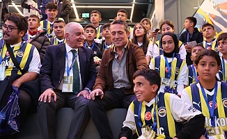Fenerbahçe Başkanı Ali Koç'tan Malatyalı Depremzede Çocuklara Sürpriz