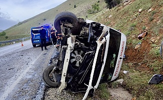 Yolcu Minibüsü Devrildi 1'i Ağır 12 Kişi Yaralandı