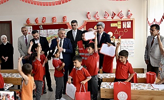 Depremzede Çocukların Karne Heyecanı