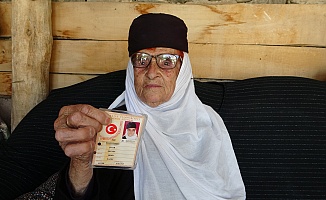 Torununun torununu gören Zeynep Nine 100'üncü Yaşı İçin Gün Sayıyor