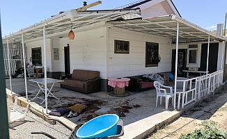 Eşini, Kızını ve Torununu Uyurken Silahla Öldürdü