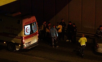 Alt Geçitte Kontrolden Çıkan Araç Karşı Şeride Geçti: 2 Yaralı