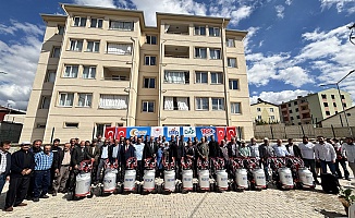 Arapgirde Yetkililer Tarafından Süt Sağım Makinası Dağıtıldı
