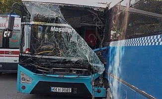Malatya'da Öğrenci Servisi ile Belediye Otobüsü Çarpıştı: Çok Sayıda Yaralı Var