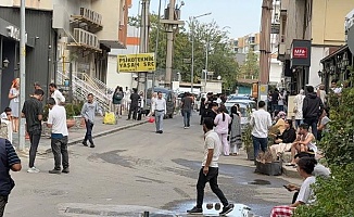 Malatya Merkezli Depremde Diyarbakır ve Batman’da Vatandaşlar Sokağa Çıktı